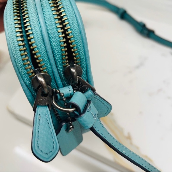 COACH BLUE GREEN LEATHER ICE CREAM SUNDAE CROSSBODY BAG POUCH - Picture 6 of 8